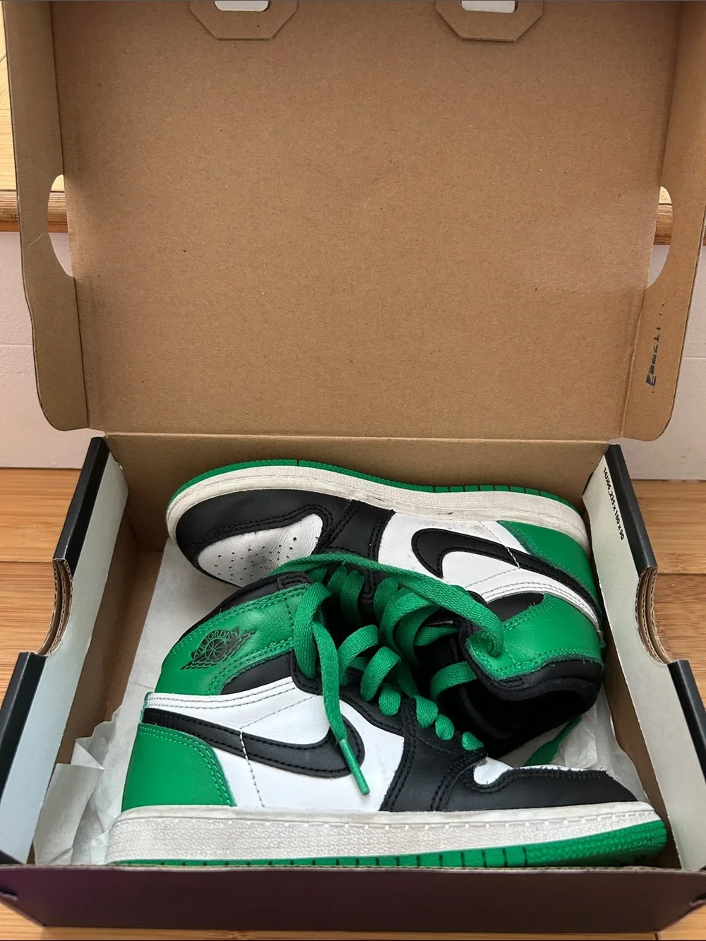 Jordan 1 Retro High OG Kids High-Top Sneakers in Black, White & Green